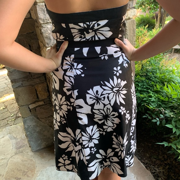 White House Black Market NWT dress - Picture 5 of 9